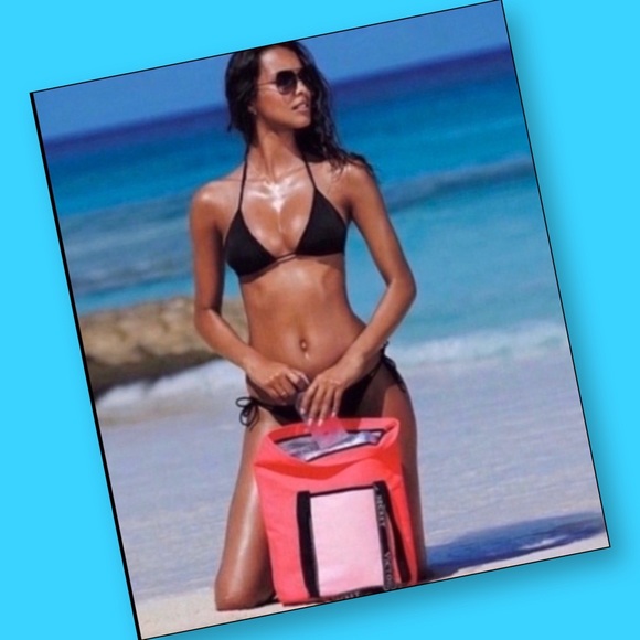 PINK Victoria's Secret Handbags - 💖NWOT PINK Victoria’s Secret insulated bag💖